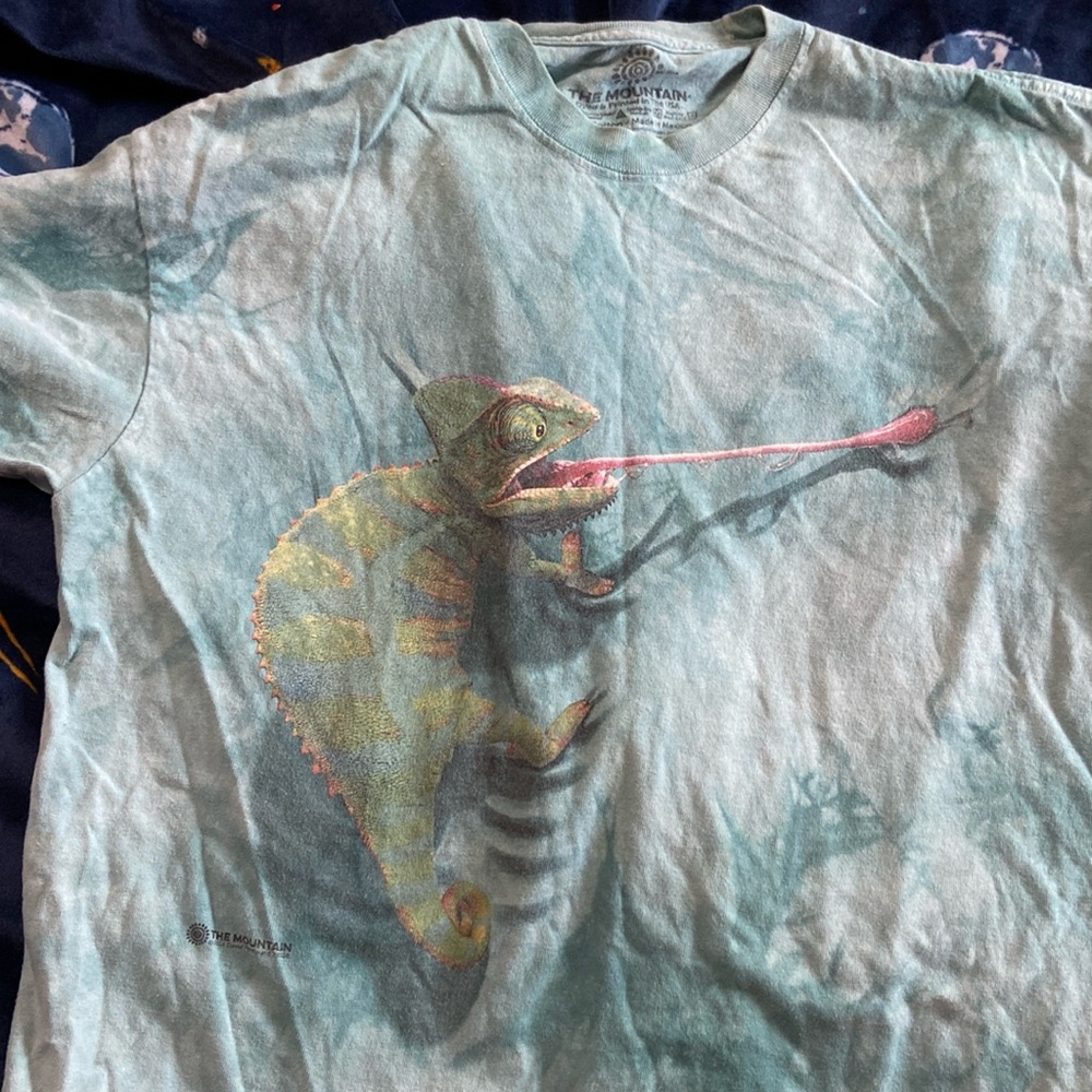 The mountain shirt size L